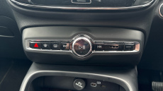 Volvo XC40 2.0 B4P Ultimate Dark 5dr Auto Petrol Estate